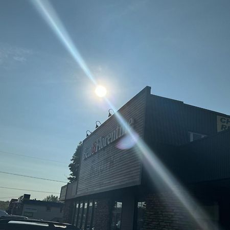 モン・ローリエ Complexe Dix80モーテル エクステリア 写真
